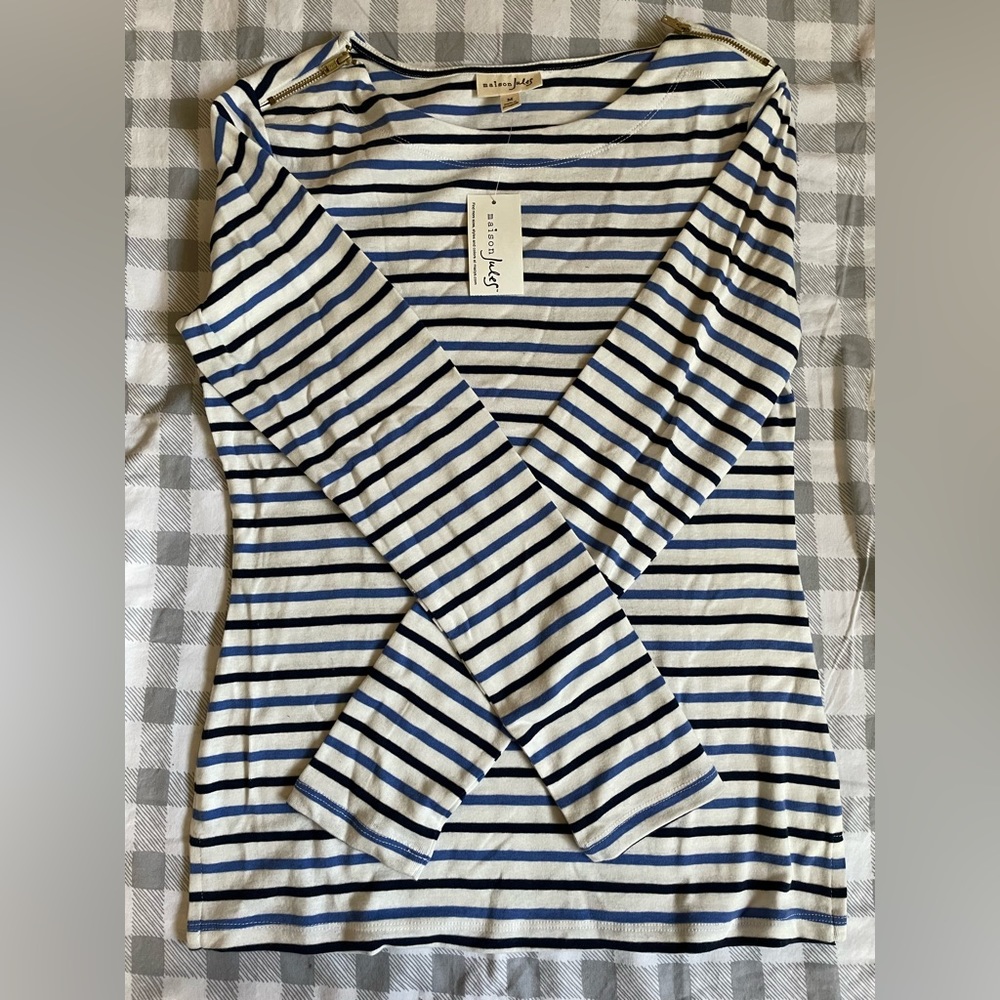 Long Sleeves in Blue Stripes